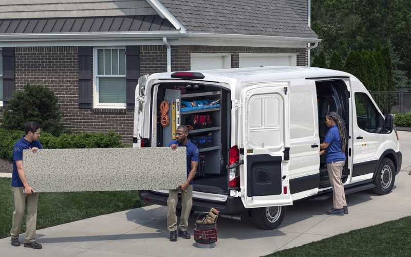 Heavy-Duty Bays, Diesel Expertise, and Mobile Service Readiness Heavy-Duty Bays, Diesel Expertise, and Mobile Service Readiness