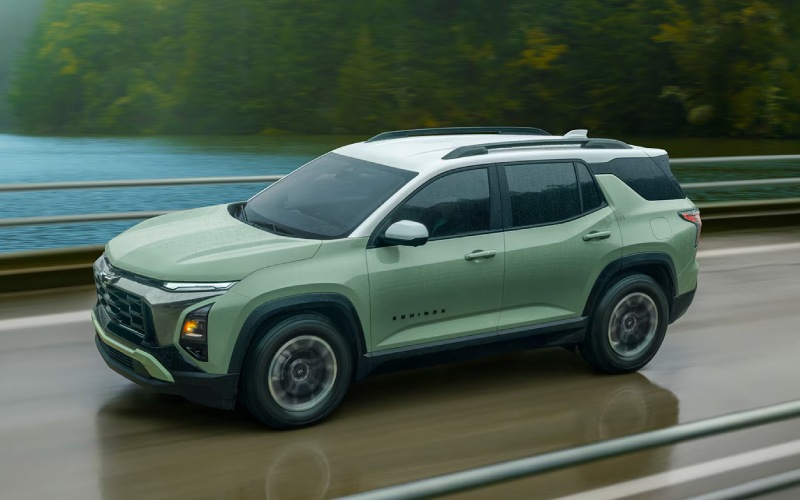 Sycamore, IL - 2026 Chevrolet Equinox's Exterior Sycamore, IL - 2026 Chevrolet Equinox's Exterior