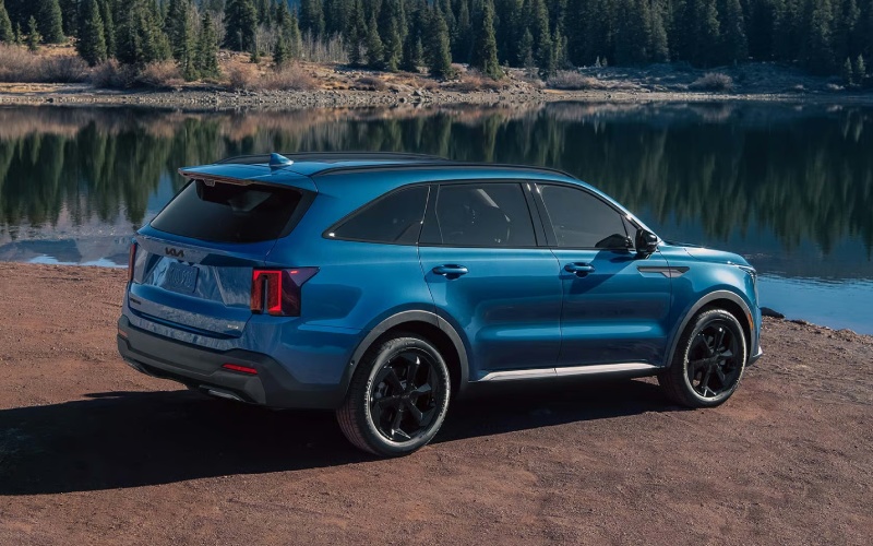 Rice Lake, WI - 2026 Kia Sorento Hybrid's Exterior Rice Lake, WI - 2026 Kia Sorento Hybrid's Exterior