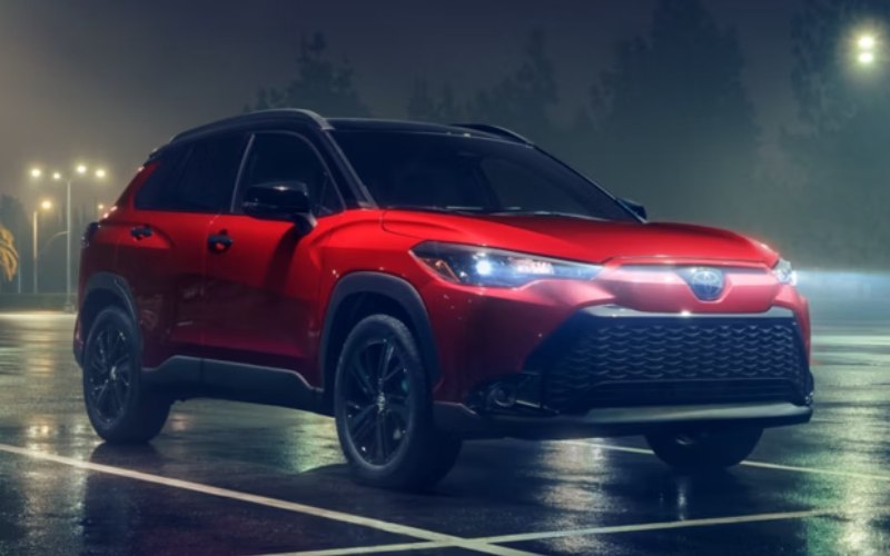 Storm Season near Okeechobee, FL: Why Toyota Hybrids Stand Out over Honda