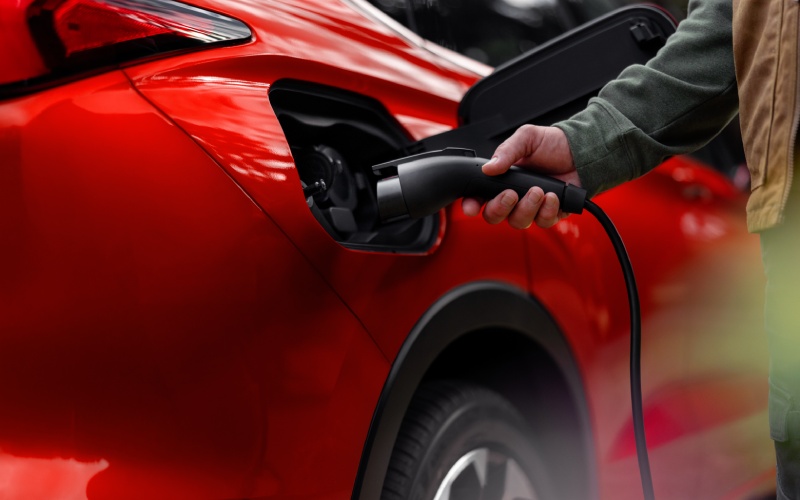 Why the 2025 Outlander PHEV SEL Is the Luxury-and-Savings Commuter Sweet Spot near Lowell, MA