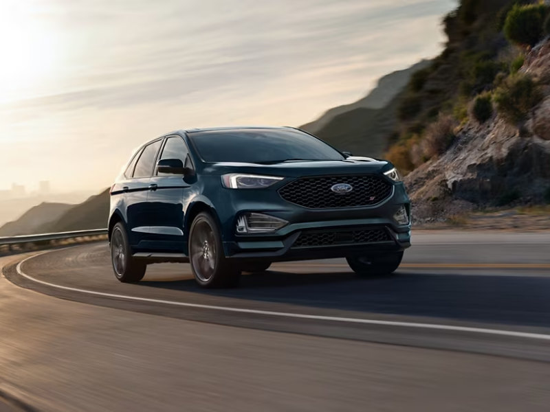 Used Chevrolet Traverse vs Used Ford Edge — Practical Comparison for Families near Redford, MI