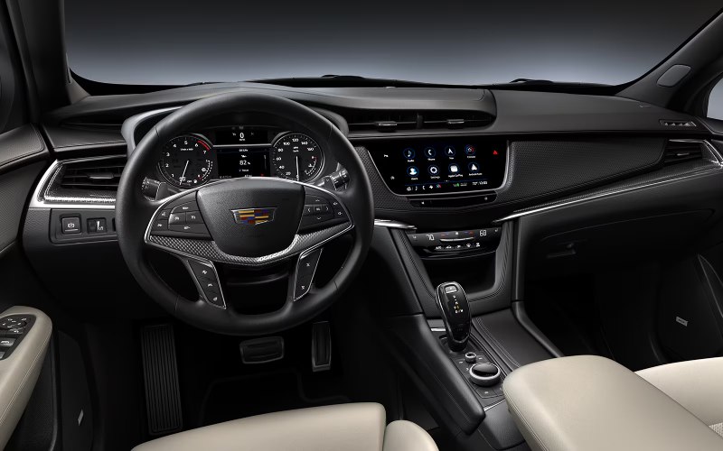 Jacksonville, IL - 2025 Cadillac XT5's Interior
