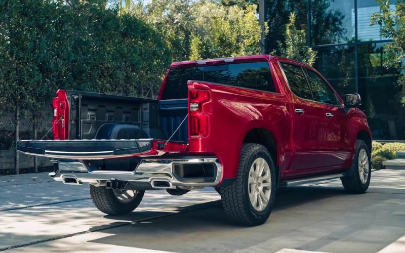 Kankakee, IL - 2025 Chevrolet Silverado 1500's Exterior