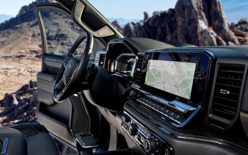 Kankakee, IL - 2025 Chevrolet Silverado 1500's Interior