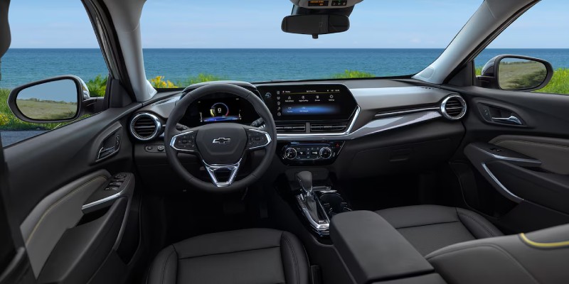 Kankakee, IL - 2025 Chevrolet Trax's Interior