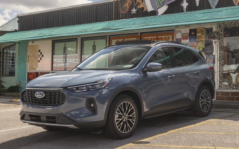 Choosing Your Best 2025 Ford Escape® Powertrain for Daily Life around Hartland, MI
