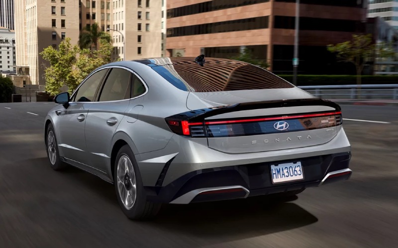 Hastings, NE - 2025 Hyundai Sonata Hybrid's Exterior