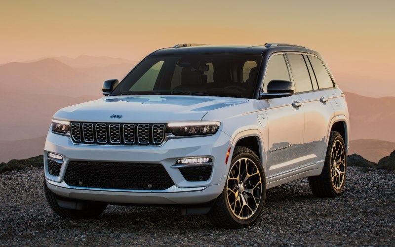 Why the Grand Cherokee 4xe Is a Smart Family SUV for Algonquin, IL