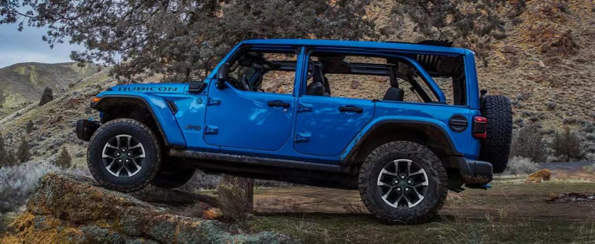 Lease or Finance the 2025 Jeep Wrangler near Chicago, IL