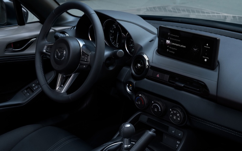 2025 Mazda MX-5 Miata - Luxury & Technology