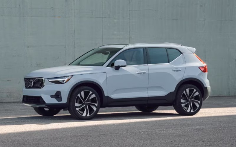 What does the Volvo Lifetime Parts & Labor Warranty include at Patrick Volvo Cars in Schaumburg, IL?