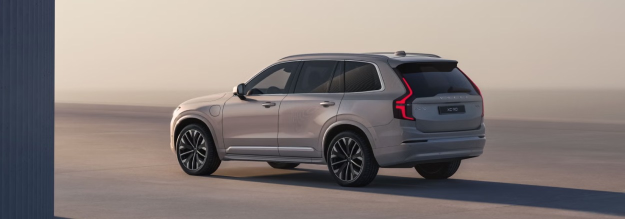 Everything You Need to Know Before Buying a New 2026 Volvo XC90 Plug-in Hybrid near Ponte Vedra Beach, FL