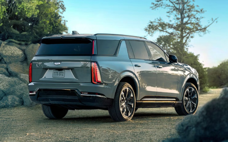 Decatur, IL - 2026 Cadillac Escalade IQL's Exterior Decatur, IL - 2026 Cadillac Escalade IQL's Exterior