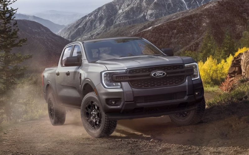 Which midsize truck is better for towing and trails around Hartwell, GA?