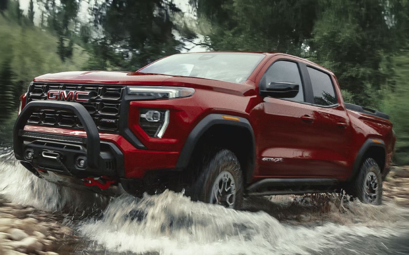 Can the 2026 GMC Canyon tow my boat for weekends around Grandville, MI?