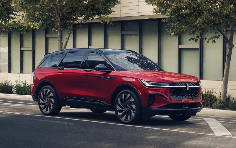 How the 2026 Nautilus's Lincoln BlueCruise and the Lincoln Digital Experience Elevates Daily Drives in Southfield, MI