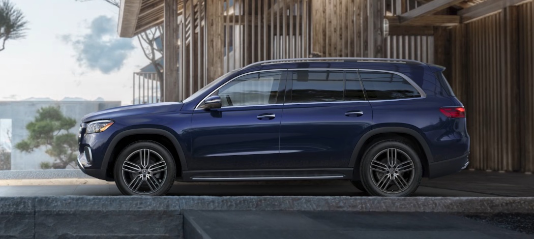 2026 Mercedes-Benz GLS near Redding, CT