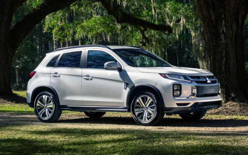 Will a rear-facing car seat fit comfortably in the 2026 Outlander Sport near Hazleton, PA?