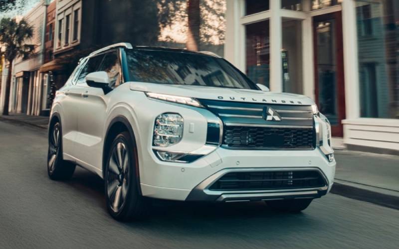 Cherry Hill, NJ - 2026 Mitsubishi Outlander's Exterior