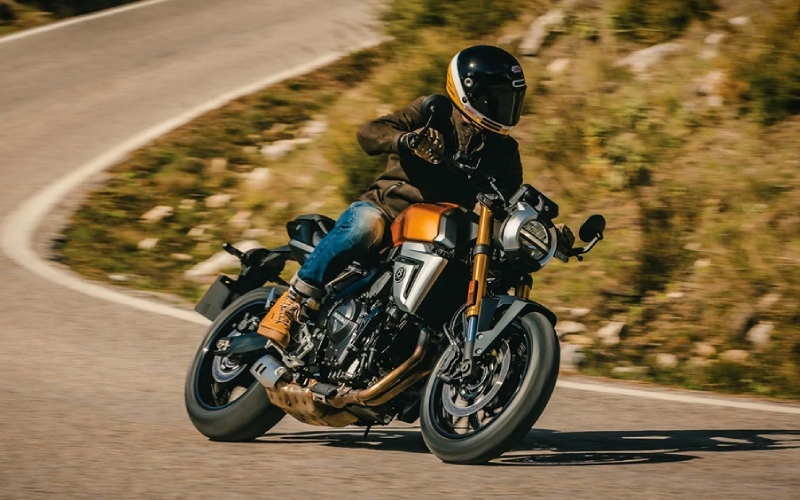 How Does Suzuki Intelligent Ride System on the 2026 GSX-8T Help Riders around Carthage, MO?