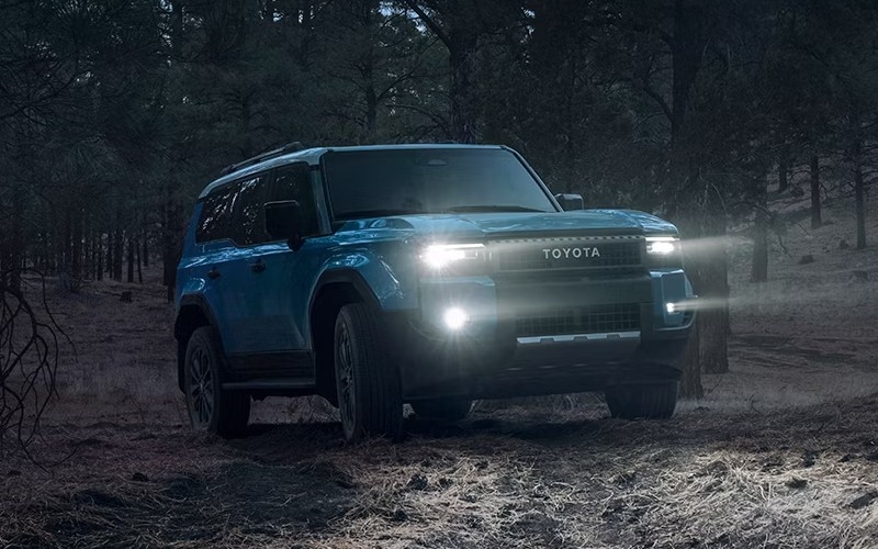 Which SUV suits weekend trails around Vancouver, WA better — the 2026 Toyota Land Cruiser or the 2026 Ford Bronco?