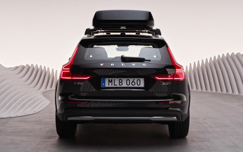 Jacksonville, FL - 2026 Volvo V60 Cross Country's Exterior