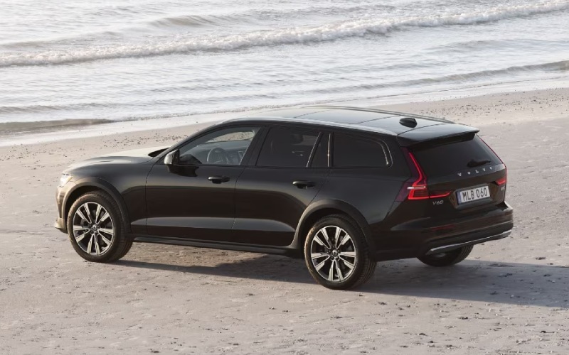 Jacksonville, FL - 2026 Volvo V60 Cross Country's Mechanical