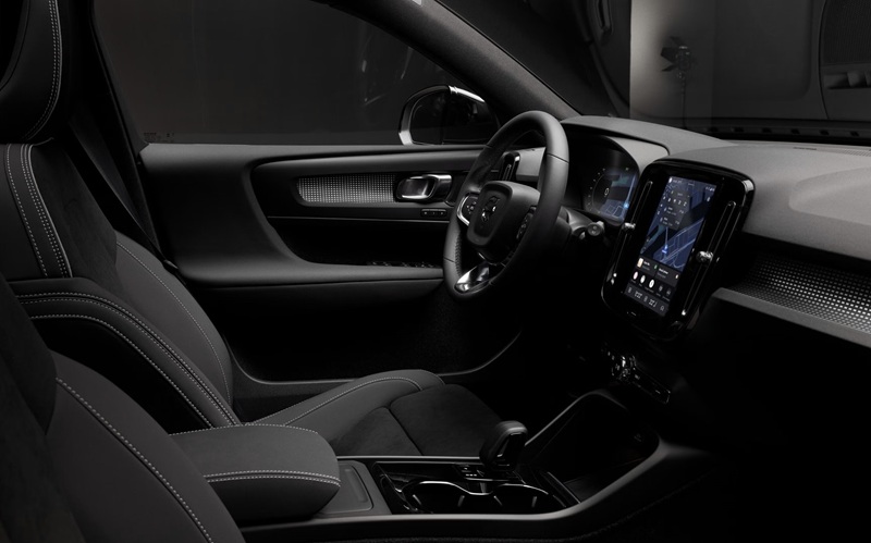 5 Key Reasons the 2026 Volvo XC40 Stands Out in Schaumburg, IL